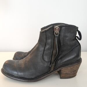 John Fluevog Black Leather Ankle Boots – Size 8